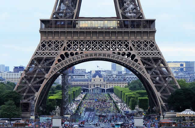 pros cons studying abroad