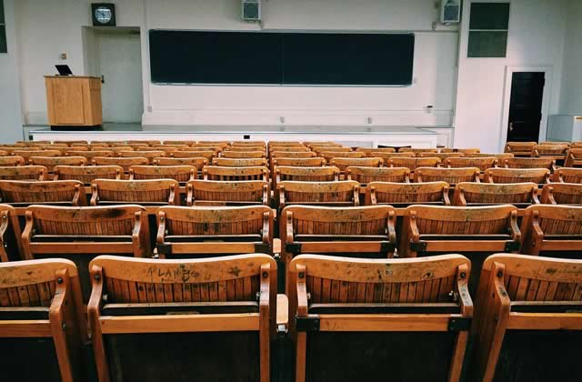 deliver public speaking