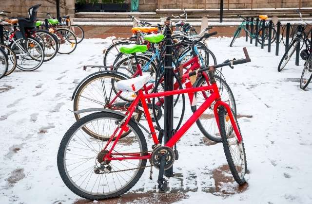 Tips for Riding Your Bike Around Campus During the Winter