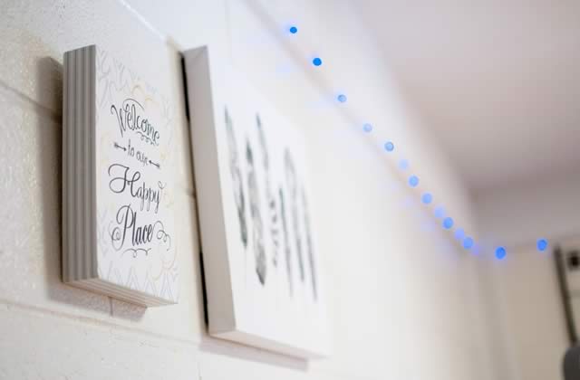 ways to decorate your college apartment