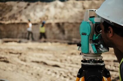how to become a building surveyor