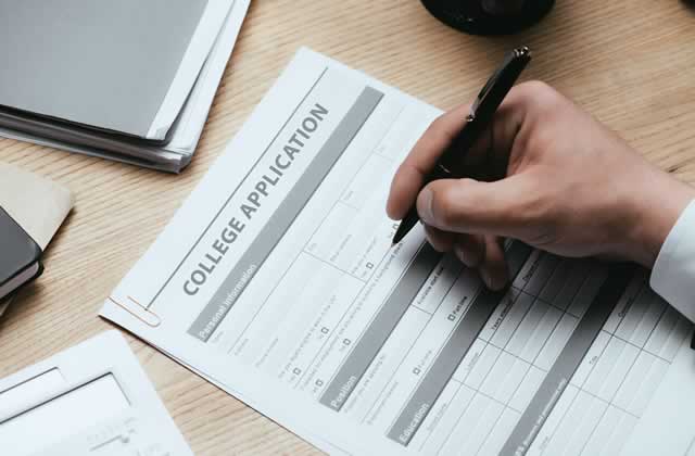 navigating the college application